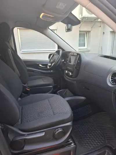 Mercedes-Benz Vito 2.0 CDI Select Tourer 4Matic — Monospace 8 places, traction intégrale, automatique — Seitenansicht