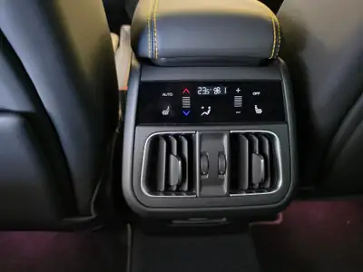 Maserati Grecale 3.0 V6 Trofeo — SUV premium 530 ch, première main, très bon état — détail