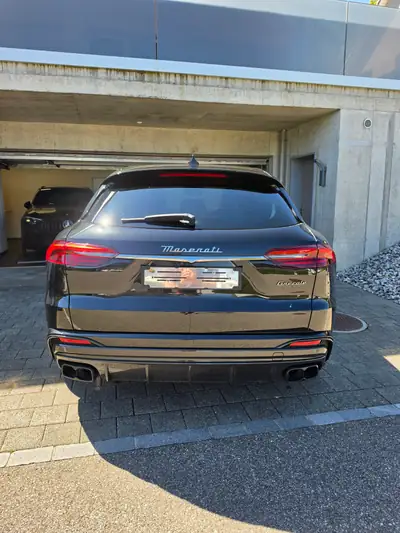 Maserati Grecale 3.0 V6 Trofeo — SUV premium 530 ch, première main, très bon état — intérieur