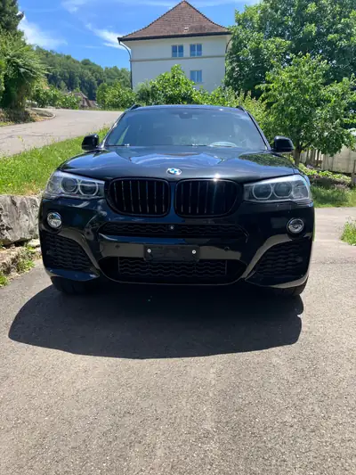 BMW X3 xDrive 30d — SUV premium diesel, caméra 360° et design M Sport — fianco