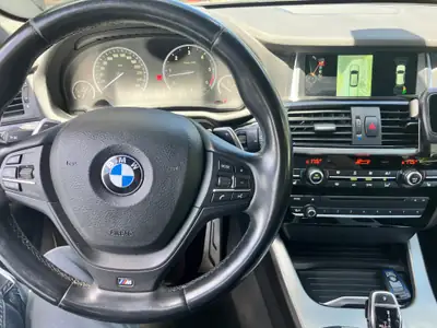 BMW X3 xDrive 30d — SUV premium diesel, caméra 360° et design M Sport — dettaglio