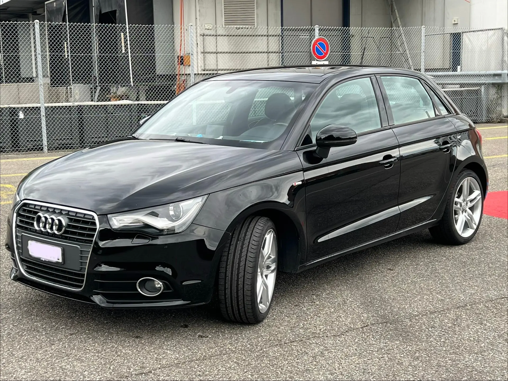 Audi A1 1.4 TFSI Ambition S-Tronic — Citadine dynamique, 133'000 km, sans sinistre — Außenansicht