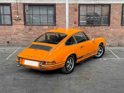 Porsche 911 Coupé 1969 — Légende des routes, 80'000 km, orange éclatant — détail