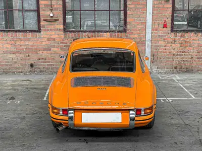 Porsche 911 Coupé 1969 — Légende des routes, 80'000 km, orange éclatant — Miniature 7