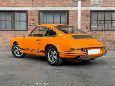 Porsche 911 Coupé 1969 — Légende des routes, 80'000 km, orange éclatant — Miniature 9