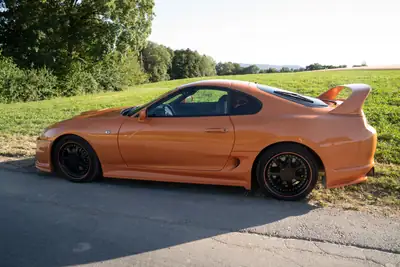 Toyota Supra 3.0i 24V Targa — Légendaire sportive des années 90, 457 ch garantis — Seitenansicht