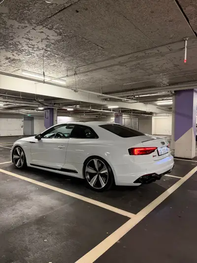 Audi RS5 Coupé 2.9 V6 TFSI — 450 ch, design blanc pur, seulement 79 800 km — rear view
