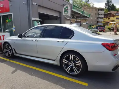 BMW 740Ld xDrive — Berline de prestige diesel, 67'000 km seulement — vista posteriore