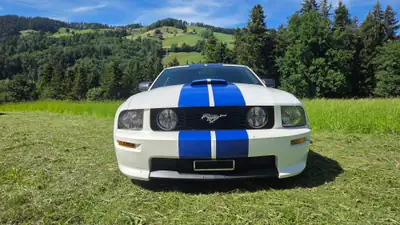 Ford Mustang GT California Special — Cabriolet légendaire, 304 ch et faible kilométrage — dashboard
