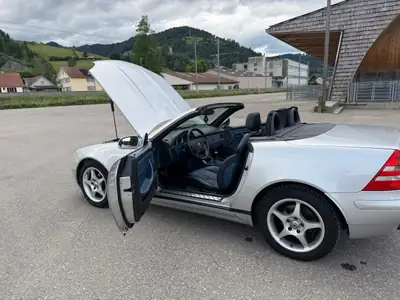 Mercedes-Benz SLK 230 Kompressor — Cabriolet sportif 1998, motorisation compressée 193 ch — dashboard