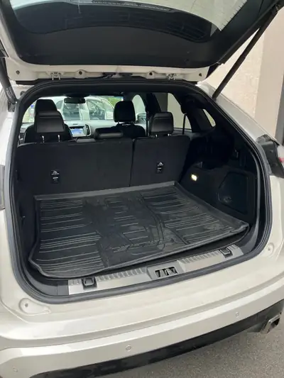 Ford Edge 2.0 EcoBlue 238 ST-Line — SUV premium diesel, 105'000 km, sans sinistre — Innenraum
