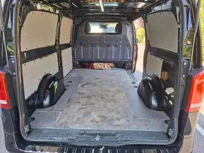 Mercedes-Benz Vito 119 Allrad — Utilitaire Premium 4x4, Boîte 9G, Seulement 64'000 km — Miniatura 9