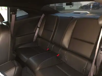 Chevrolet Camaro 6.2 V8 — Muscle car américain, 432 ch et boîte manuelle — Miniatura 9