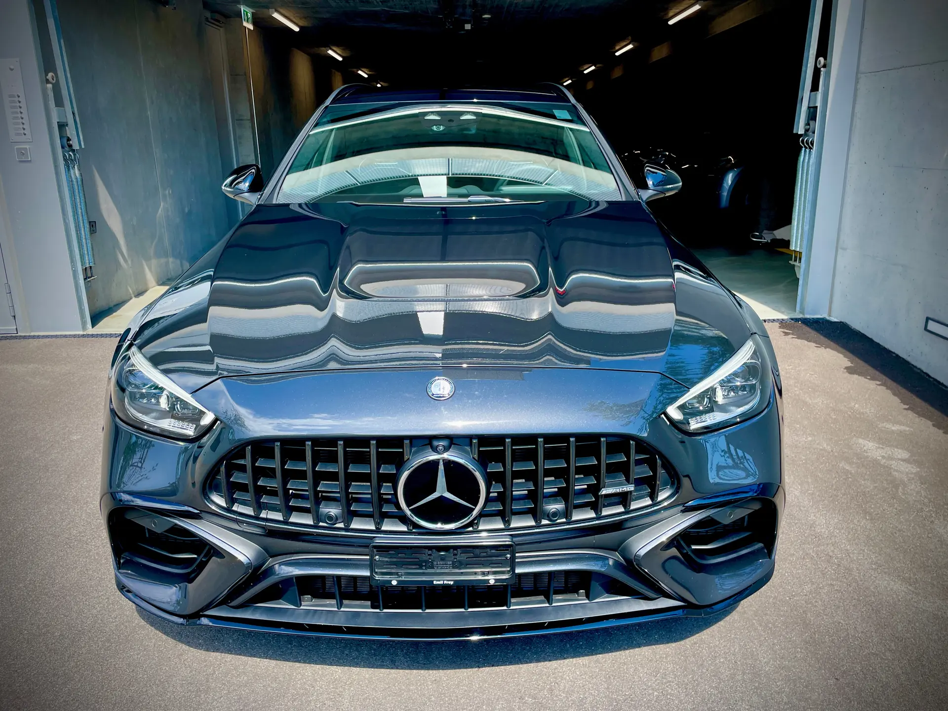 Mercedes-Benz C 63 AMG S E Performance — Berline sportive hybride rechargeable, 680 ch, très faible kilométrage — Außenansicht