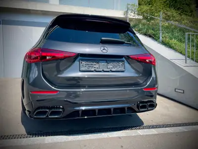 Mercedes-Benz C 63 AMG S E Performance — Berline sportive hybride rechargeable, 680 ch, très faible kilométrage — Innenraum
