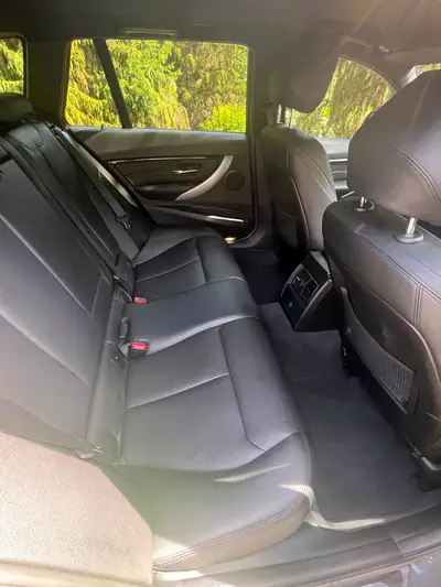BMW 330i Touring xDrive M Sport — Break dynamique, équipé premium et sans sinistre — tableau de bord
