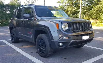 Jeep Renegade 2.0 CRD 170 Trailhawk — SUV compact robuste, 4x4 intégral, entretien à jour — exterior view