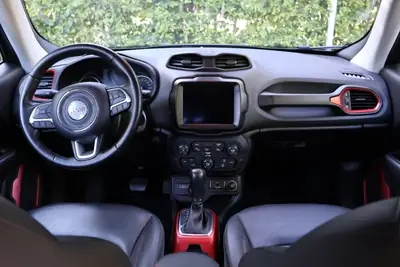 Jeep Renegade 2.0 CRD 170 Trailhawk — SUV compact robuste, 4x4 intégral, entretien à jour — detail