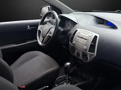 Hyundai i20 1.4 Style Automatic — Citadine fiable, frais d'entretien réduits — Miniatura 8