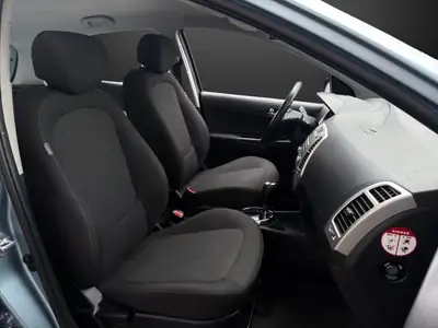 Hyundai i20 1.4 Style Automatic — Citadine fiable, frais d'entretien réduits — Miniatura 9