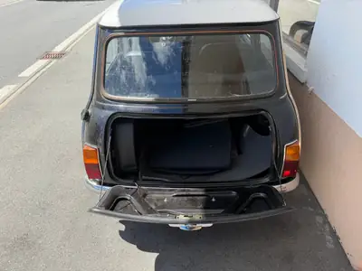 MINI 1000 — L'icône britannique de 1976, authentique et économe — cruscotto