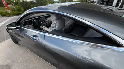 Mercedes-Benz S 500 V8 4matic — Coupé de prestige, 455 ch, sans accident — vista posteriore