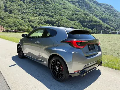 Toyota GR Yaris 1.6 GR Sport — Sportive compacte 280 ch, boîte manuelle, première main — Miniatur 9