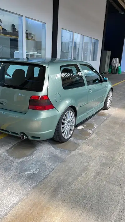 VW Golf 4 R32 4motion — Légende sportive V6, 240 ch et transmission intégrale — interni