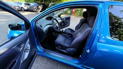 Toyota Yaris 1.5 TS — Citadine fiable et économique, sans accident — Miniature 9
