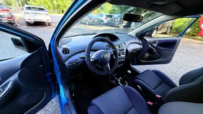 Toyota Yaris 1.5 TS — Citadine fiable et économique, sans accident — Miniature 12