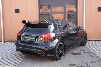 Mercedes-Benz Classe A 250 Sport 4Matic — Berline dynamique, pack AMG et 4x4 intégral — Miniature 8