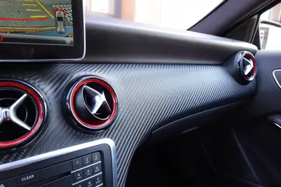 Mercedes-Benz Classe A 250 Sport 4Matic — Berline dynamique, pack AMG et 4x4 intégral — Miniature 20