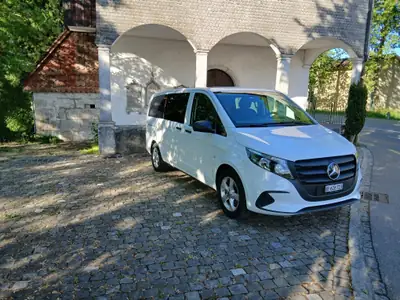 Mercedes-Benz Vito Tourer — Monospace premium 237 ch, seulement 49'000 km — côté