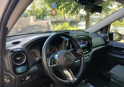 Mercedes-Benz Vito Tourer — Monospace premium 237 ch, seulement 49'000 km — Miniature 9
