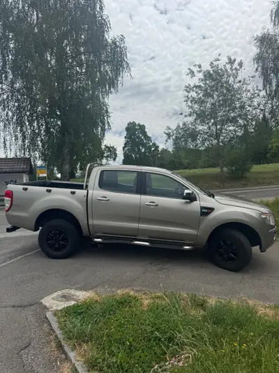 Ford Ranger 2.2 TDCi 4x4 — Pick-up robuste diesel, 4 roues motrices — côté