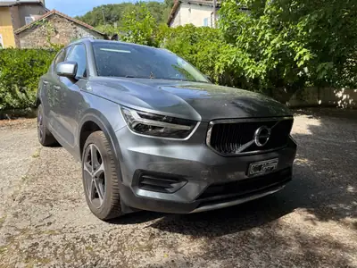 Volvo XC40 2.0 T5 Momentum AWD — SUV compact performant, 120'000 km, traction intégrale — Seitenansicht