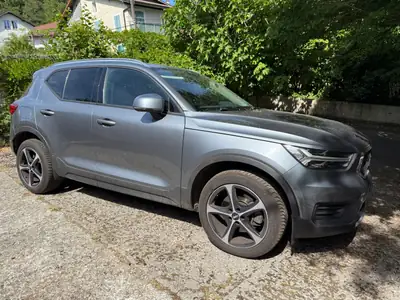 Volvo XC40 2.0 T5 Momentum AWD — SUV compact performant, 120'000 km, traction intégrale — Außenansicht