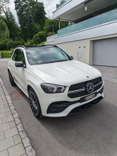 Mercedes-Benz GLE 400 d AMG Line — SUV diesel premium 330 ch, 4WD, toit panoramique — côté