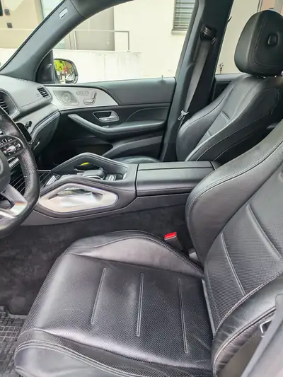 Mercedes-Benz GLE 400 d AMG Line — SUV diesel premium 330 ch, 4WD, toit panoramique — détail