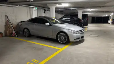Mercedes-Benz E 350 Coupé — Élégance sportive et puissance maîtrisée — Außenansicht