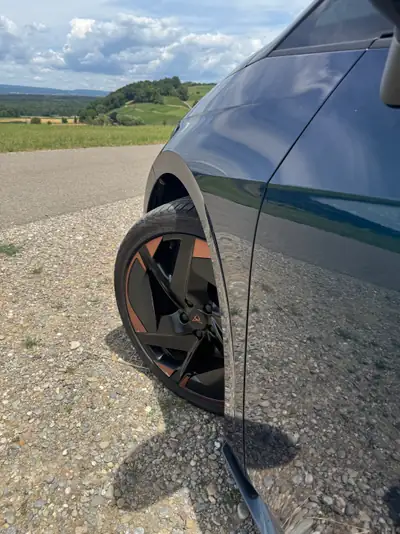 CUPRA Born 77 kWh e-Boost — Électrique sportive, 231 PS et garantie batterie 8 ans — Thumbnail 9