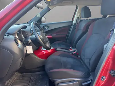Nissan Juke 1.6 DIG-T Tekna 4x4 — SUV compact turbo, transmission CVT, tout-terrain urbain — Miniature 9
