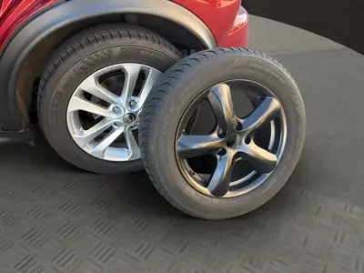 Nissan Juke 1.6 DIG-T Tekna 4x4 — SUV compact turbo, transmission CVT, tout-terrain urbain — Miniature 20