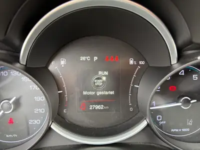 FIAT 500X 1.5 Hybrid Sport DCT — Citadin polyvalent, hybride économe et peu kilométré — Miniature 11