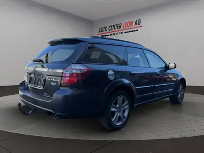 Subaru Outback 2.0D AWD Limited — SUV robuste, diesel économe, toit panoramique — détail