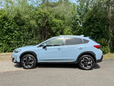 Subaru XV 2.0i e-Boxer Swiss Plus — SUV hybride compact, 44'000 km seulement — vista esterna