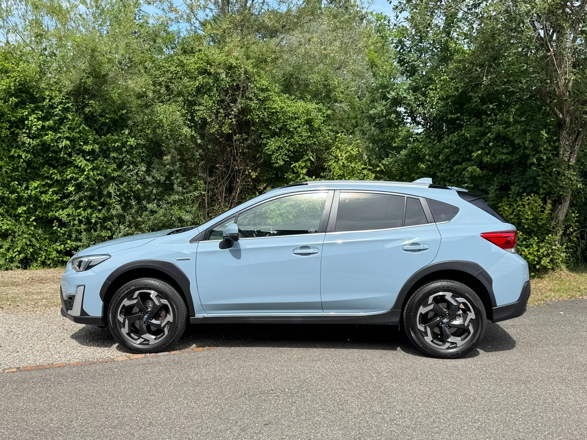 Subaru XV 2.0i e-Boxer Swiss Plus — SUV hybride compact, 44'000 km seulement — vista esterna