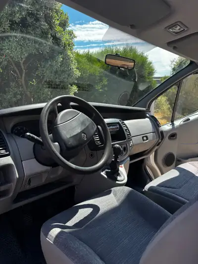 Renault Trafic 2.0 dCi 114 — Utilitaire robuste, 320 000 km, sans sinistre — Innenraum
