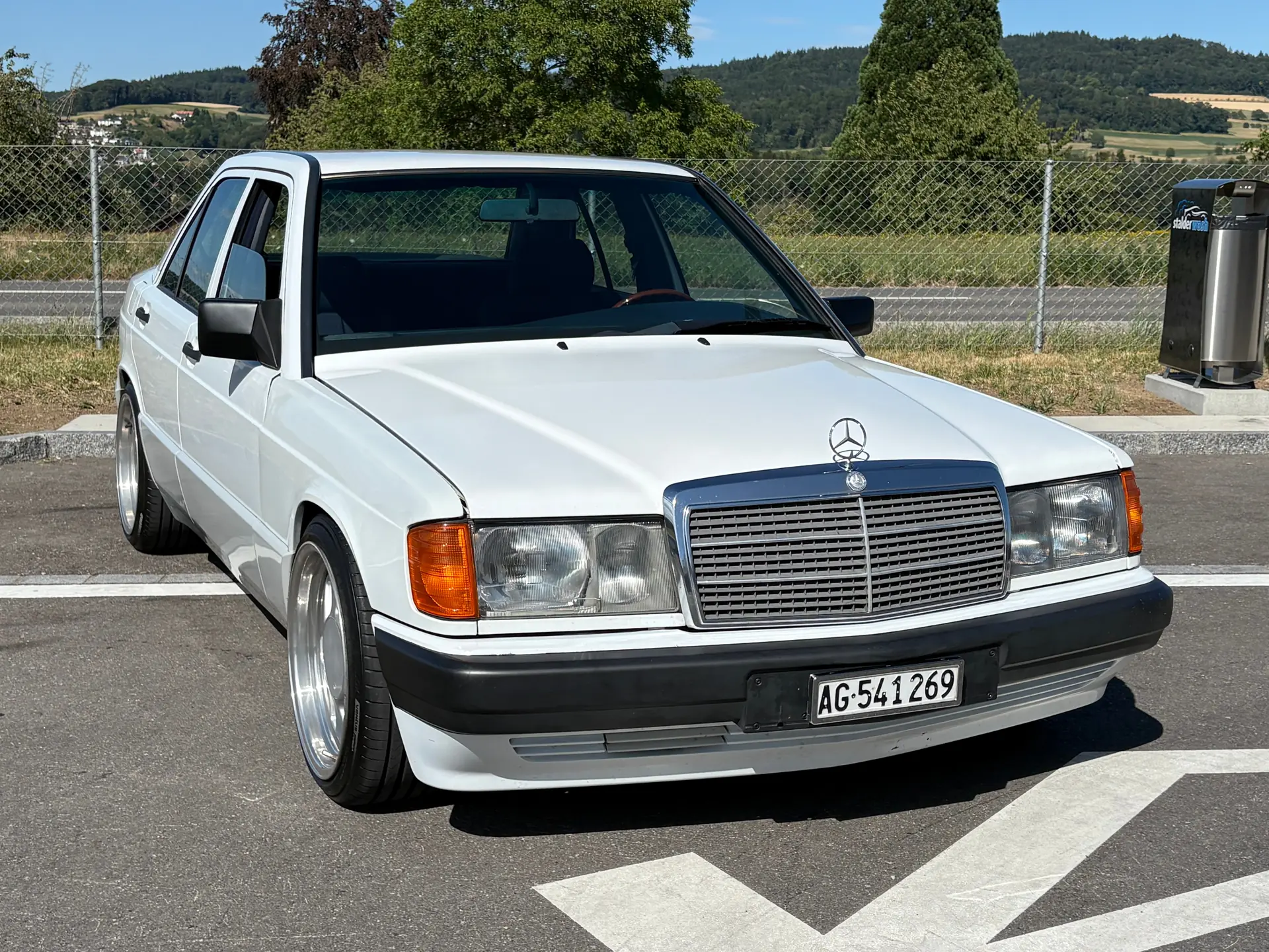 Mercedes-Benz 190 E 2.3 — Berline de prestige 1991, sans accident