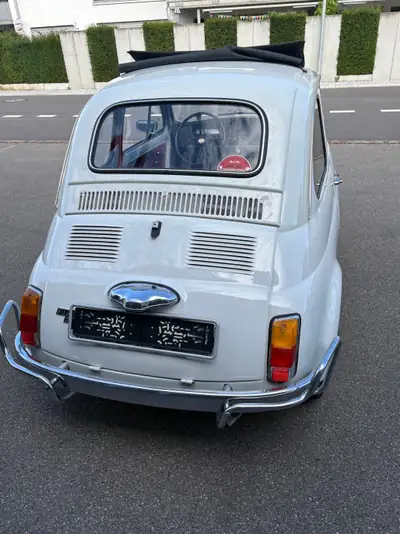 FIAT 500 1970 — Cabriolet vintage authentique, 41'400 km, intérieur bordeaux — Heckansicht